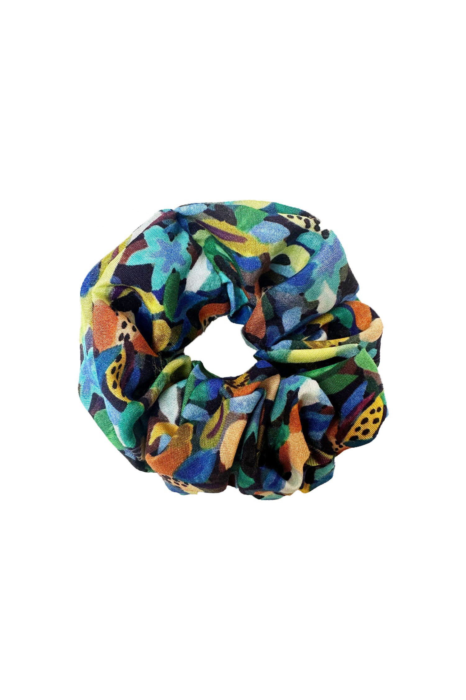 An Isabel Manns green multicoloured print silk bamboo scrunchie.