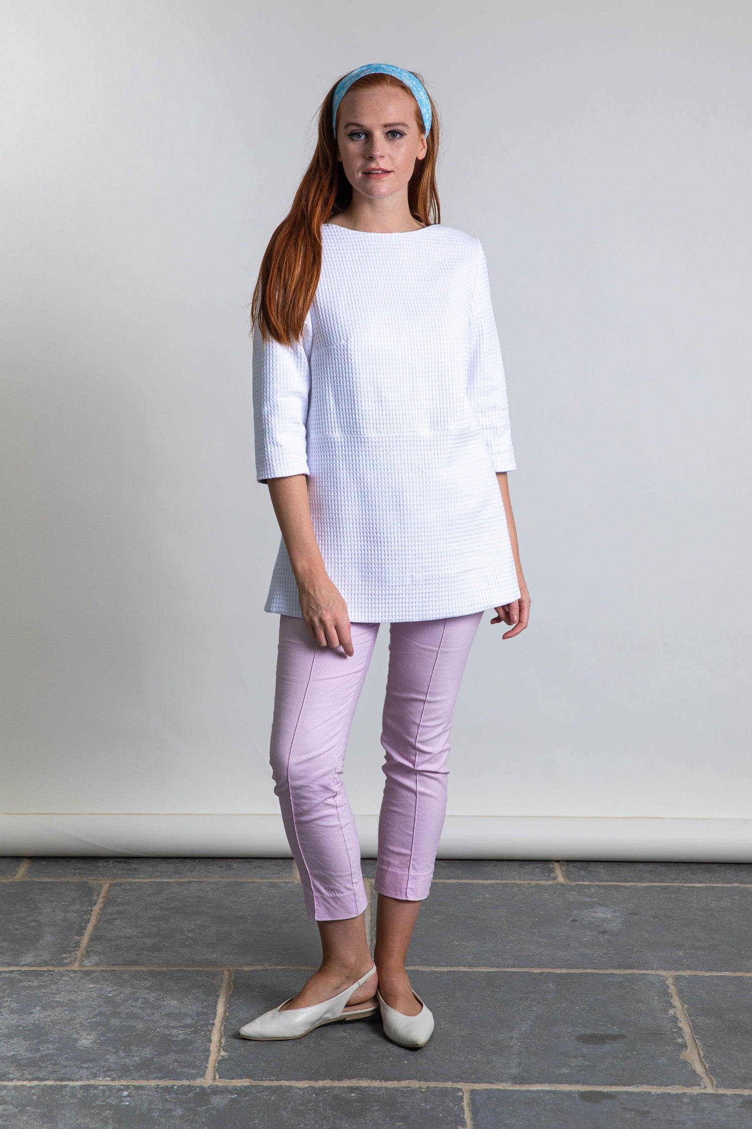 Reversible tunic top with ¾ length sleeves in white, worn with matching Twiggy Trousers Sixties Serenade.