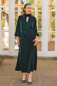 Thea dress front view Green Velvet